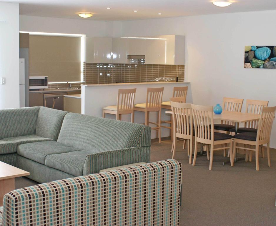 Quality Suites Pioneer Sands Wollongong Buitenkant foto