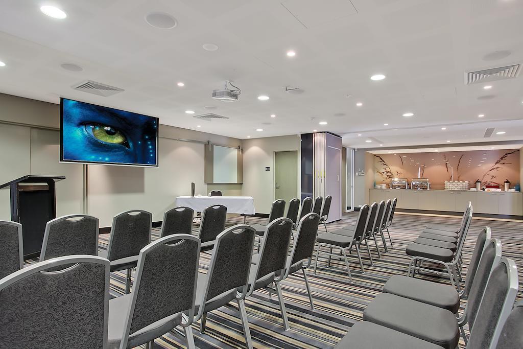Quality Suites Pioneer Sands Wollongong Buitenkant foto