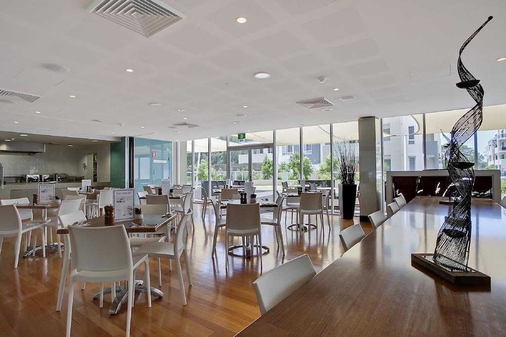 Quality Suites Pioneer Sands Wollongong Buitenkant foto