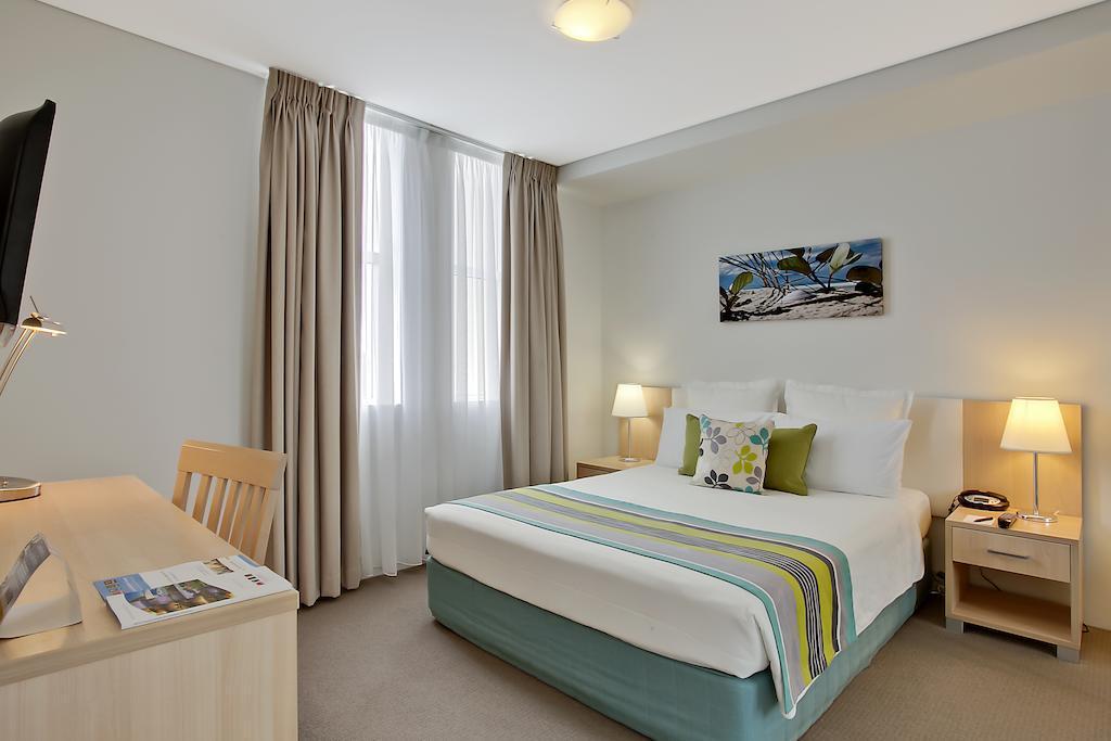 Quality Suites Pioneer Sands Wollongong Buitenkant foto