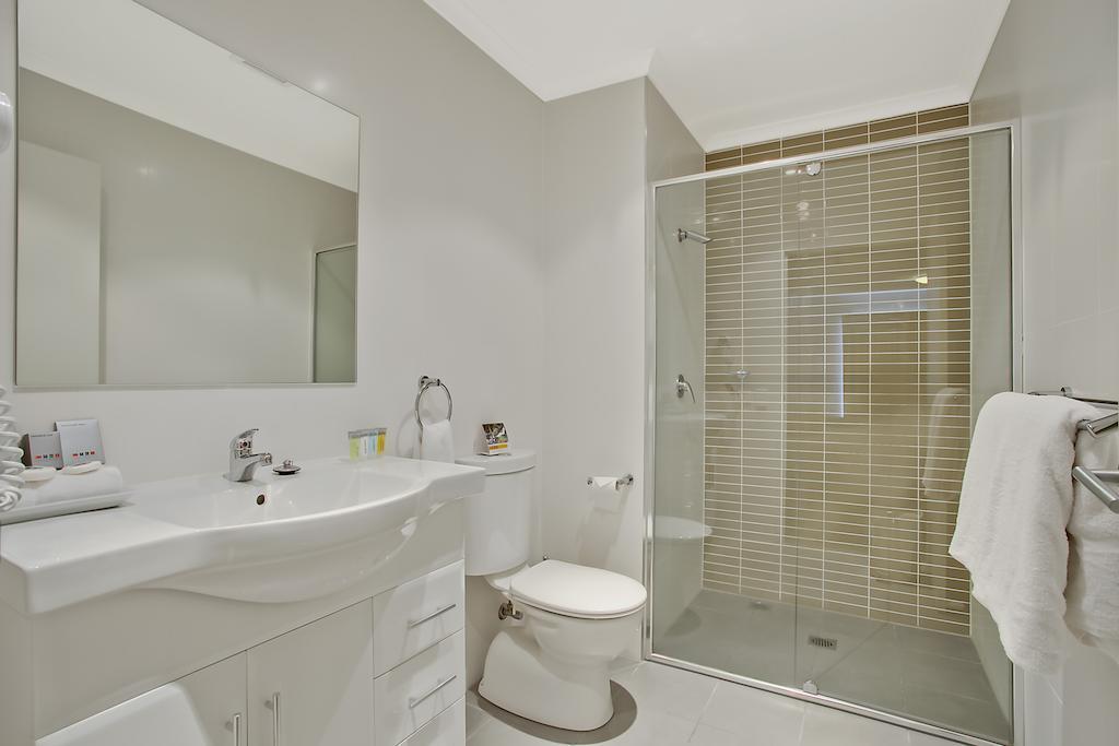 Quality Suites Pioneer Sands Wollongong Buitenkant foto