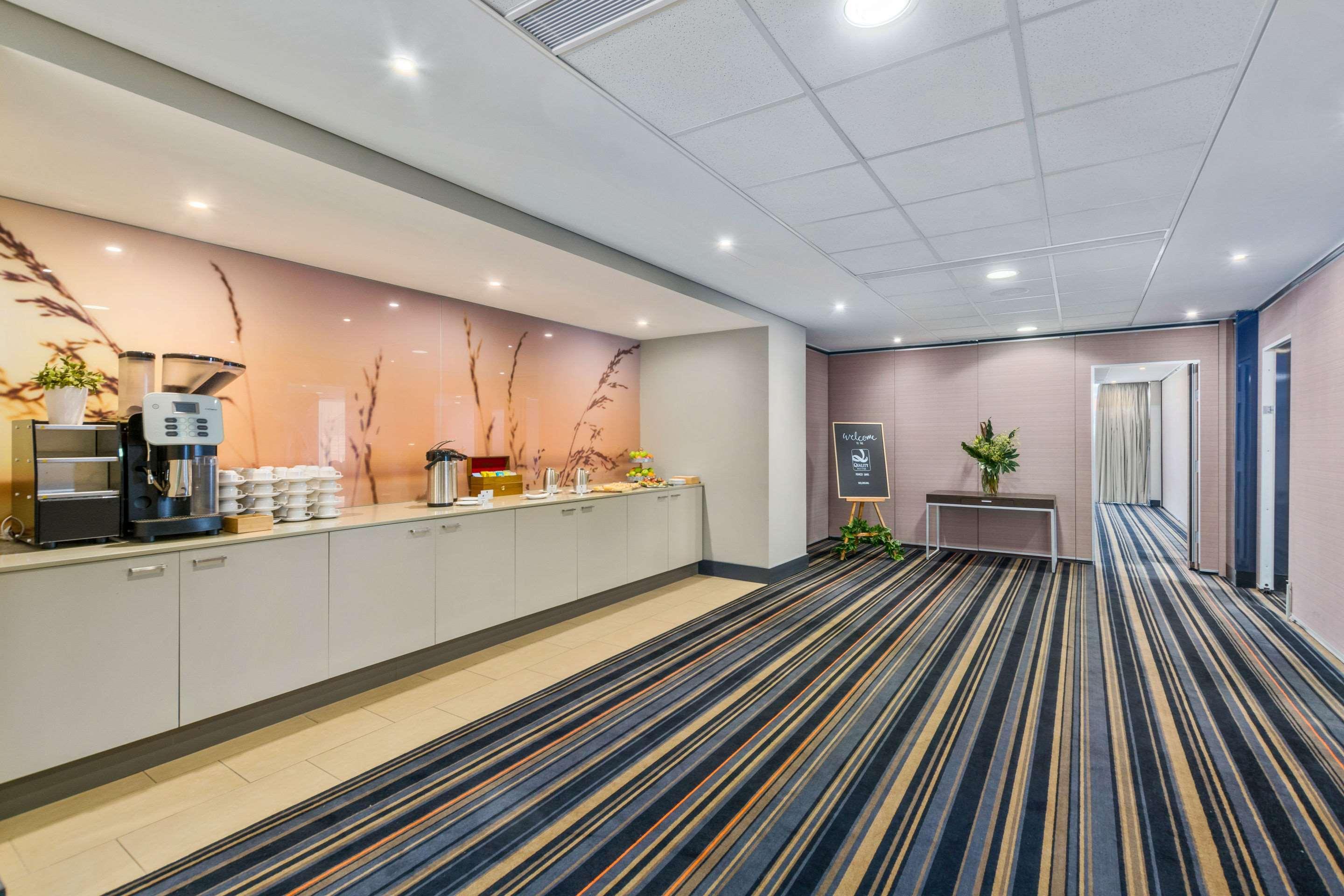Quality Suites Pioneer Sands Wollongong Buitenkant foto