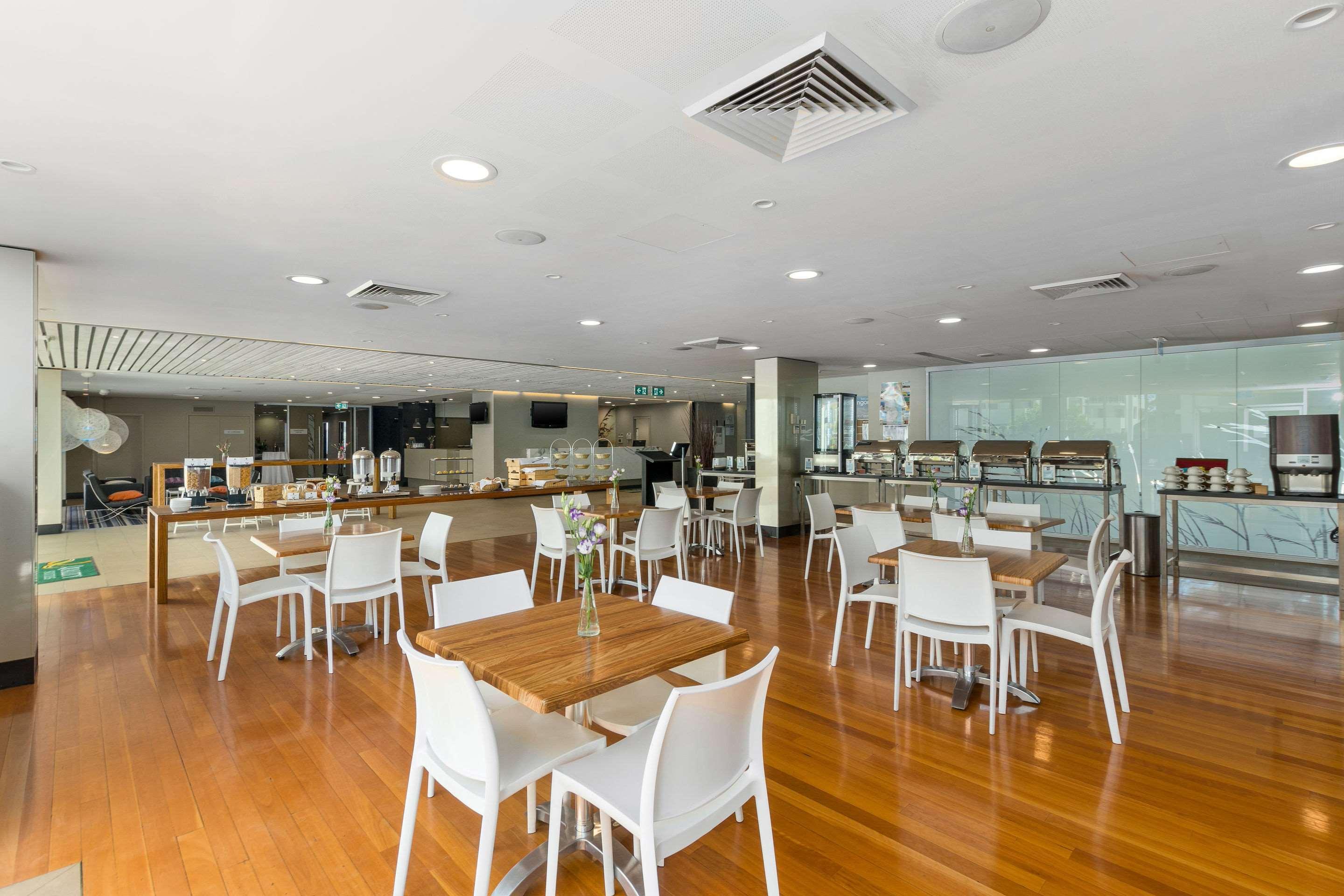 Quality Suites Pioneer Sands Wollongong Buitenkant foto