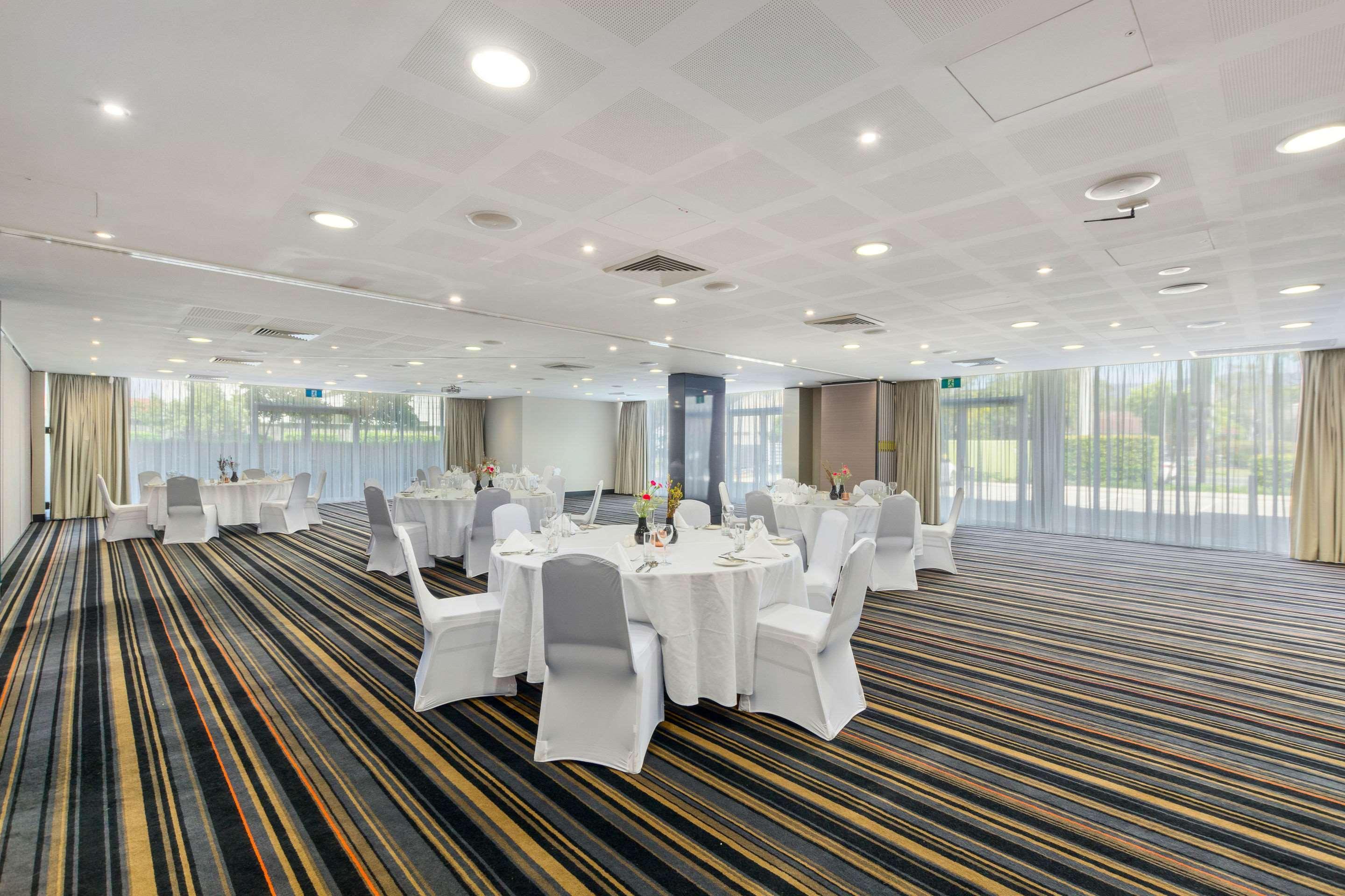 Quality Suites Pioneer Sands Wollongong Buitenkant foto