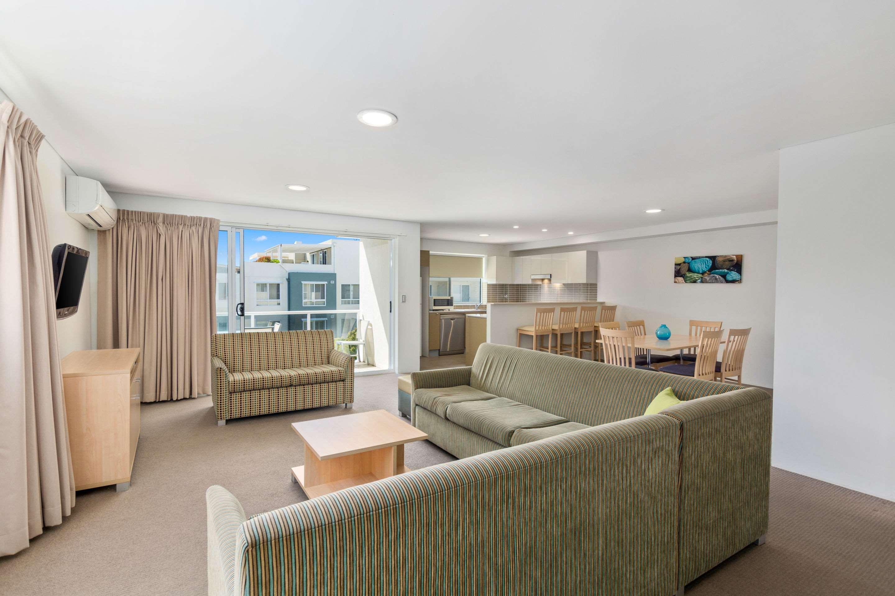 Quality Suites Pioneer Sands Wollongong Buitenkant foto