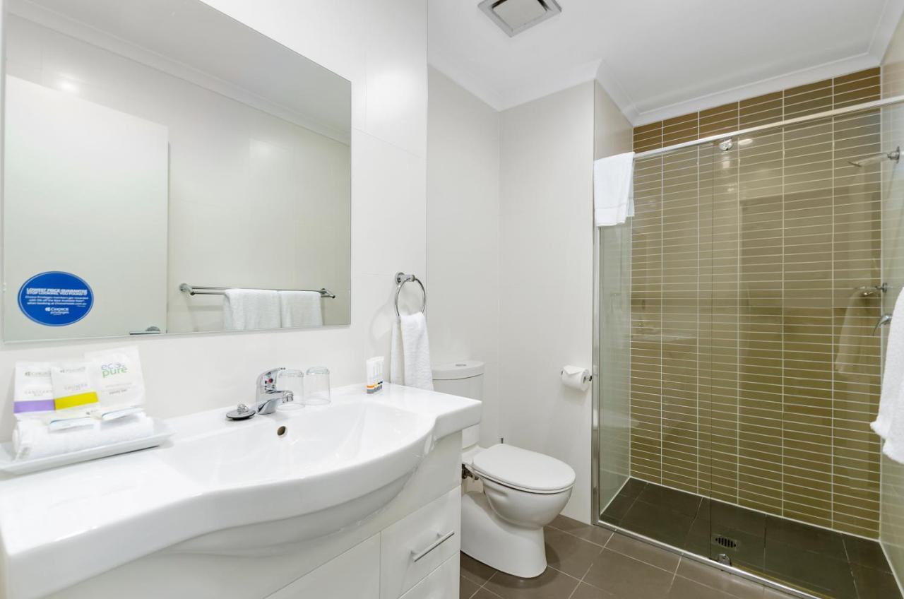 Quality Suites Pioneer Sands Wollongong Buitenkant foto