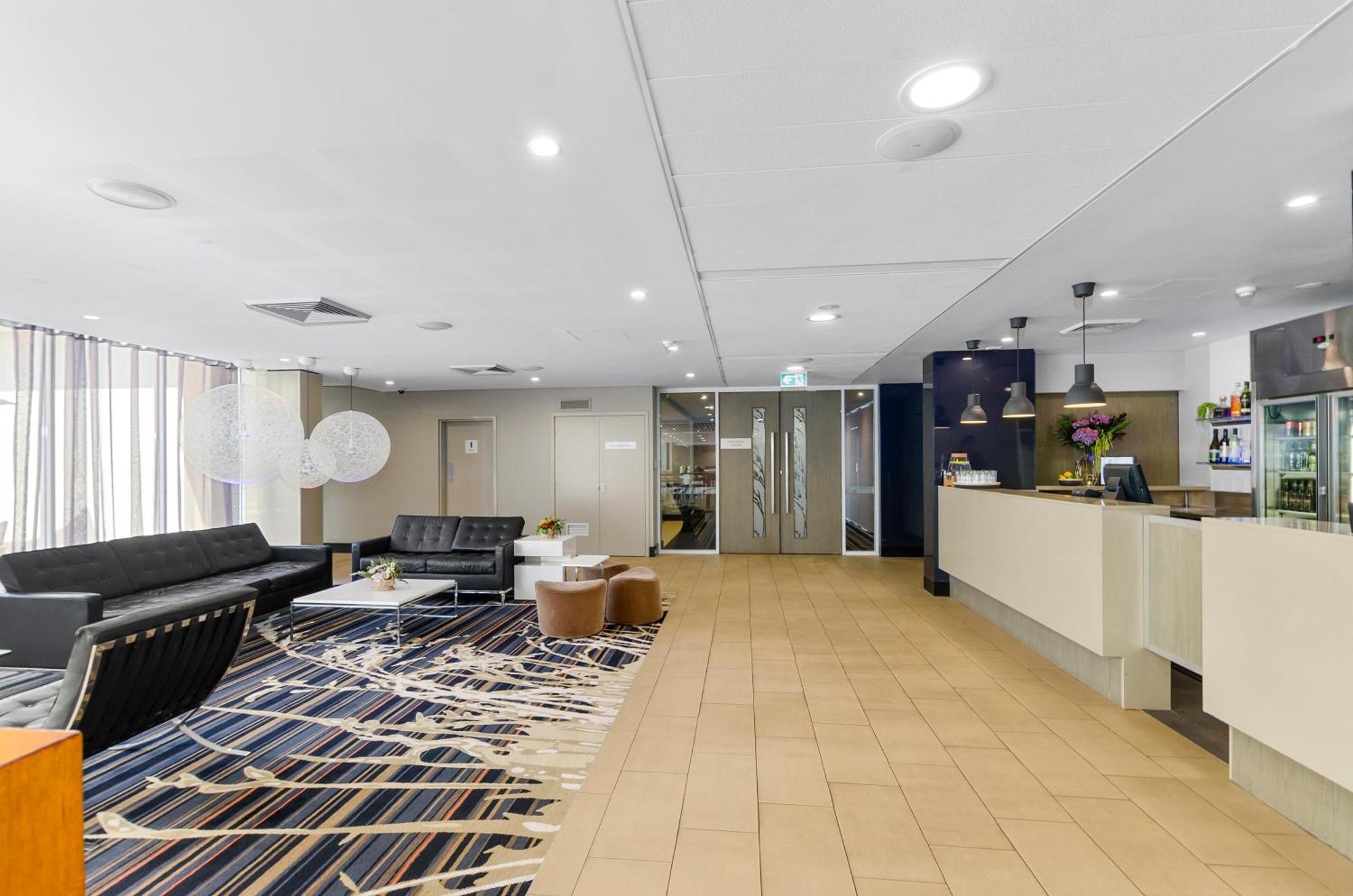 Quality Suites Pioneer Sands Wollongong Buitenkant foto