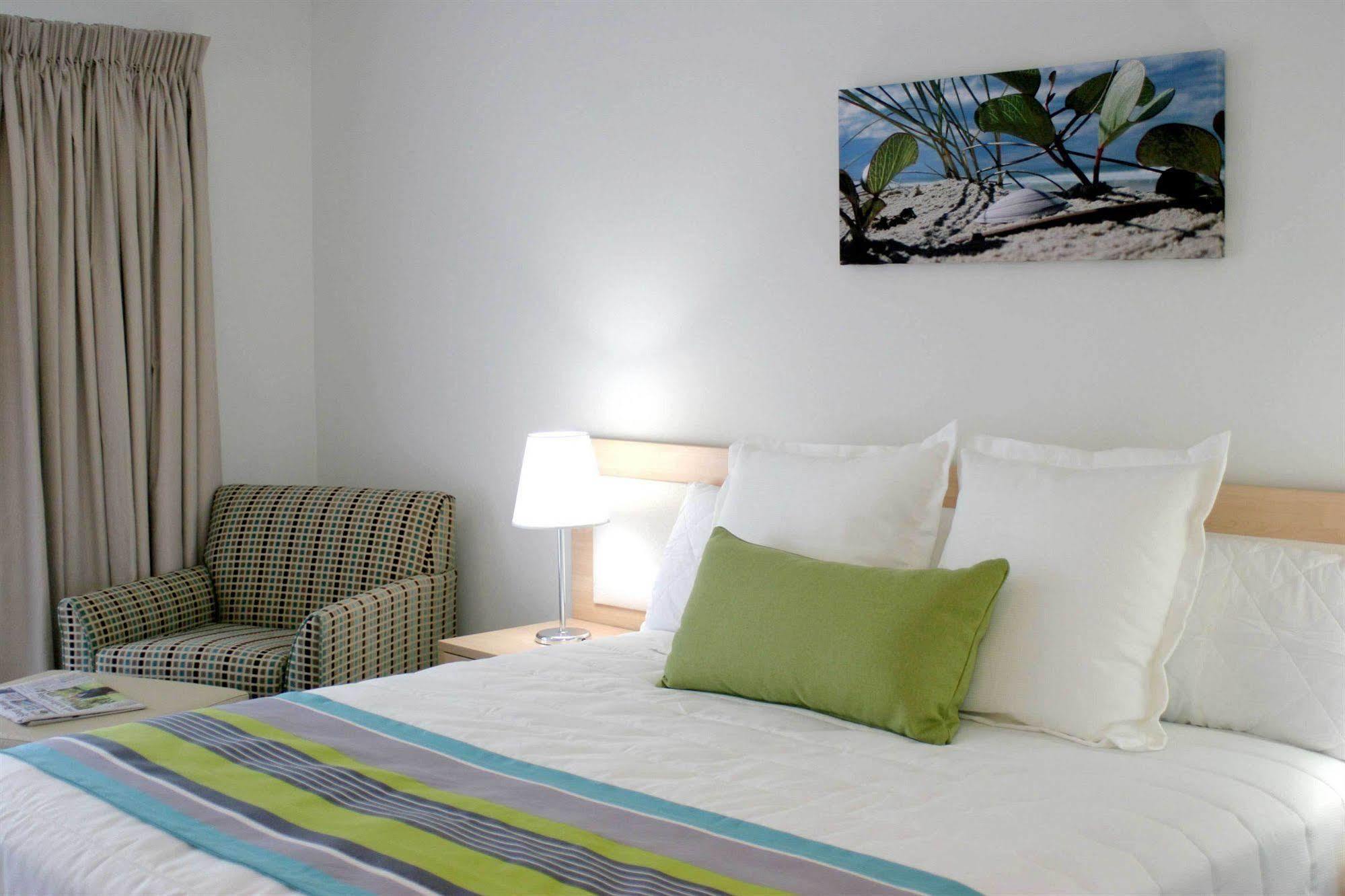 Quality Suites Pioneer Sands Wollongong Buitenkant foto