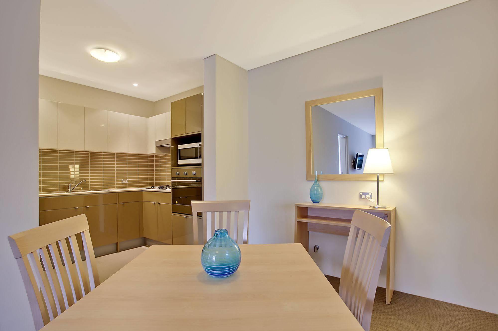 Quality Suites Pioneer Sands Wollongong Buitenkant foto