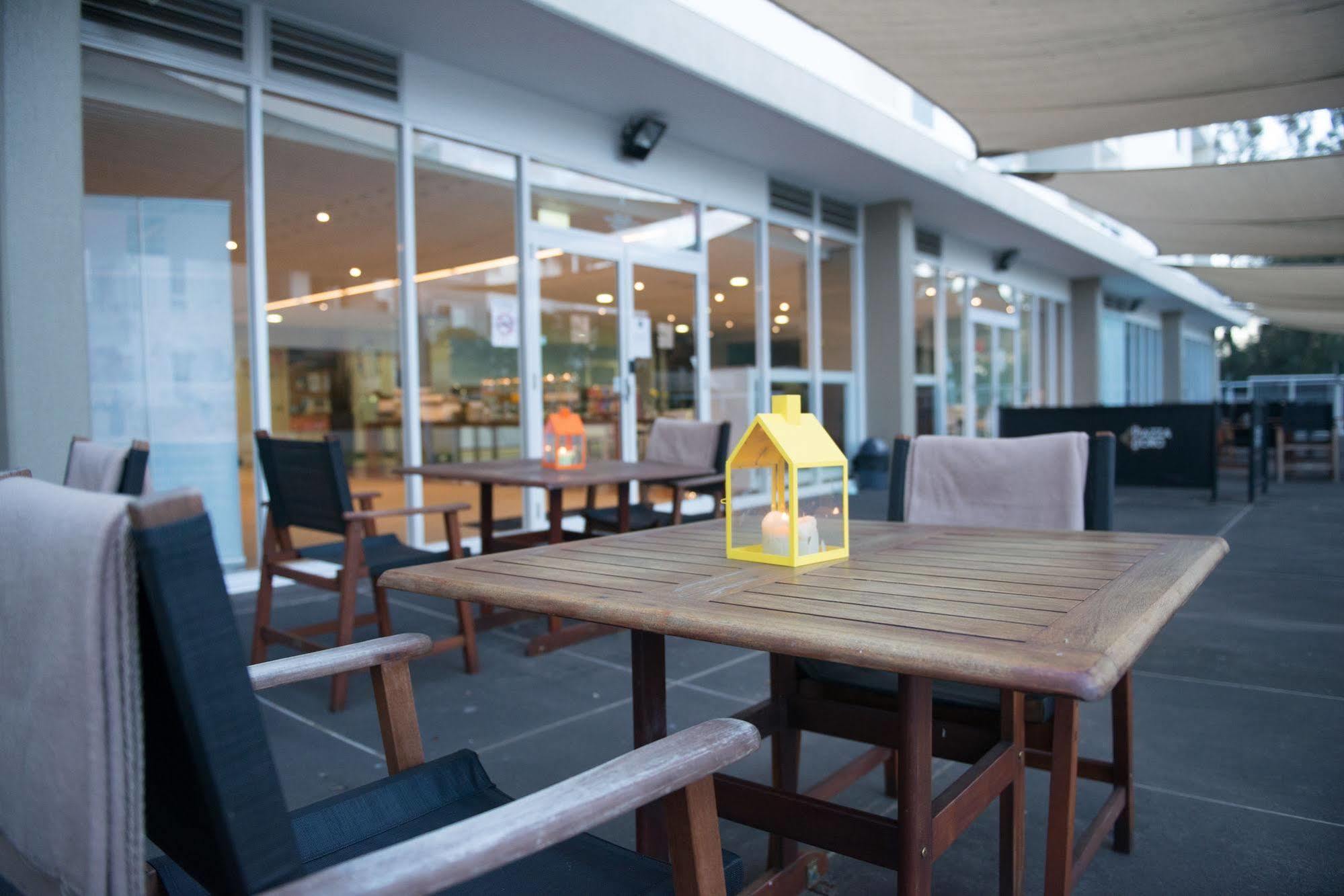 Quality Suites Pioneer Sands Wollongong Buitenkant foto