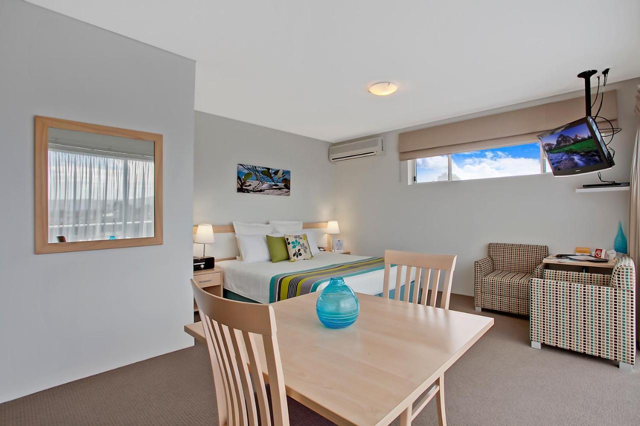 Quality Suites Pioneer Sands Wollongong Buitenkant foto